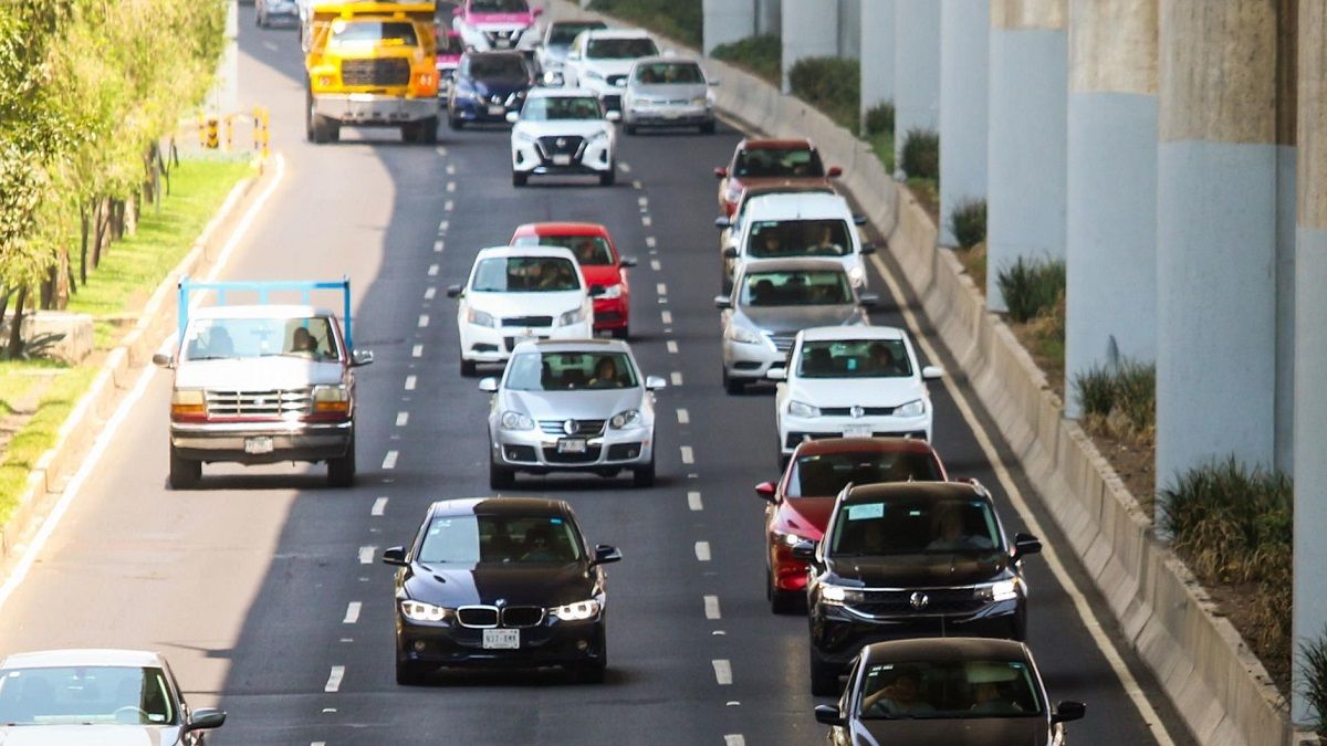 ¿Sabías que la altitud puede afectar el rendimiento de tu auto? Aquí te explicamos todo