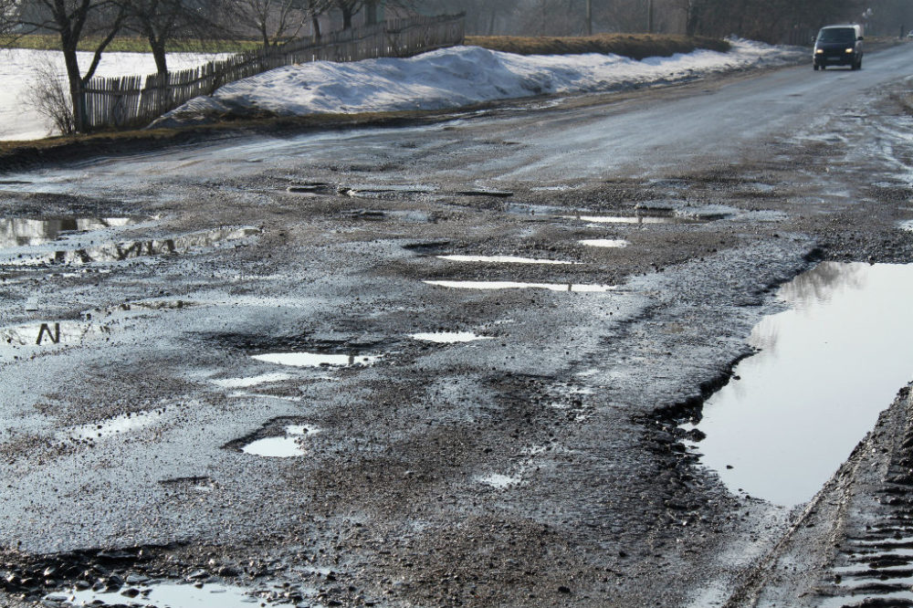 Estos son los daños que los baches causan a tu coche