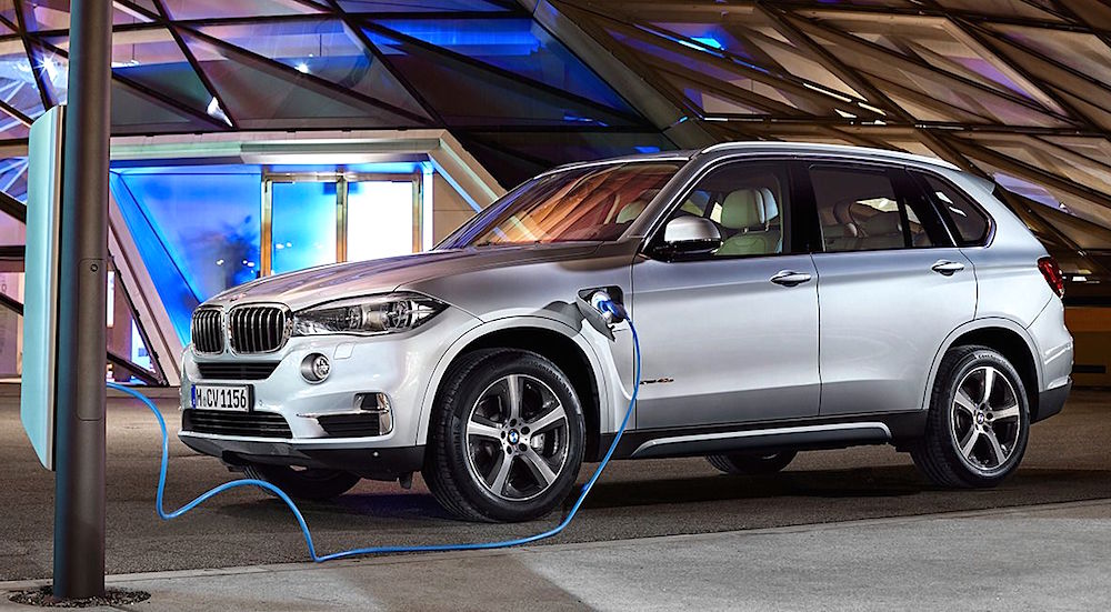 BMW X5 xDrive40e: el gran SUV alemán se “enchufa” al híbrido