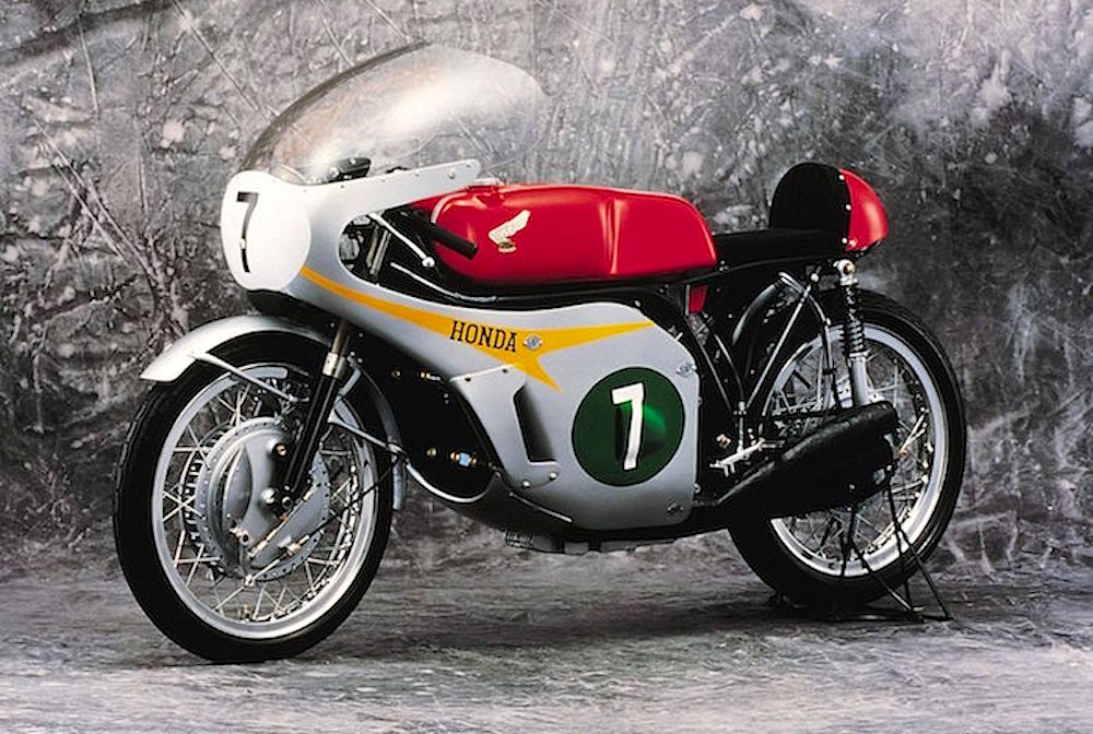 Honda RC166: reviviendo una vieja gloria de seis cilindros y un cuarto de litro
