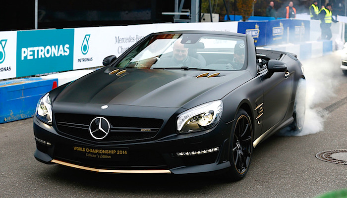 Mercedes celebra su título mundial en la F1 con una edición especial del SL63 AMG