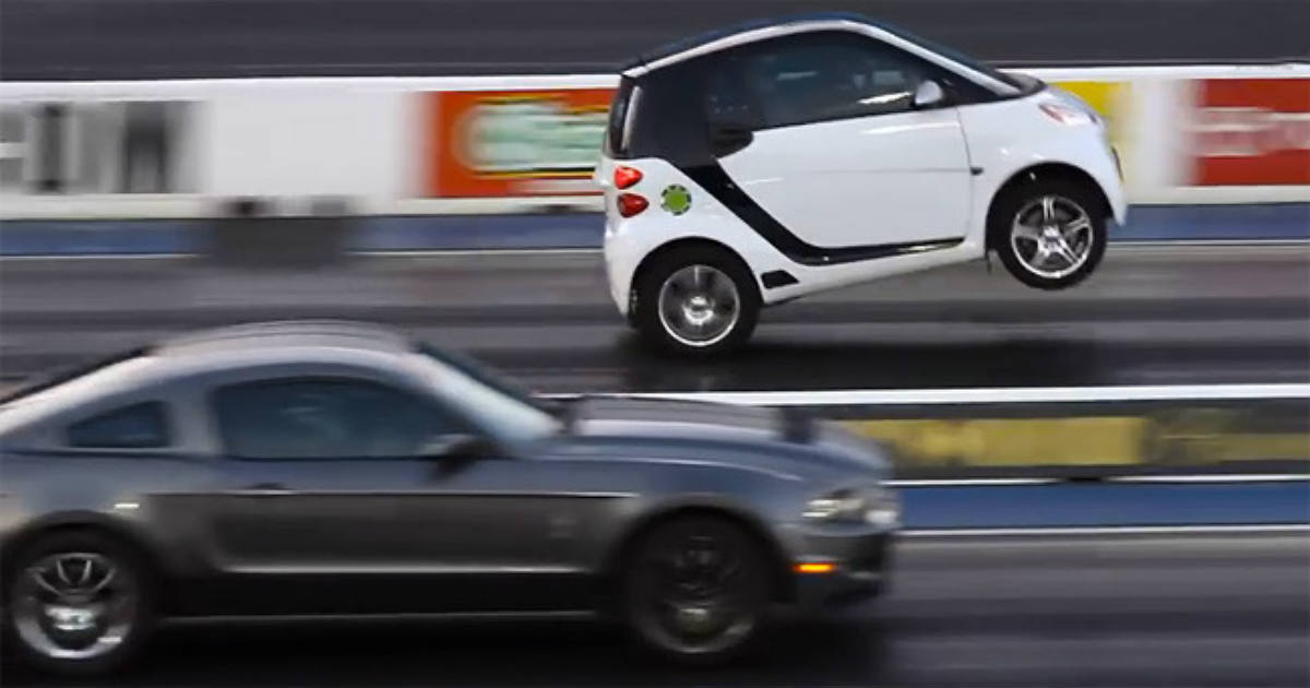 Smart for two le ganó a un Mustang Shelby ¿cómo sucedió esto?