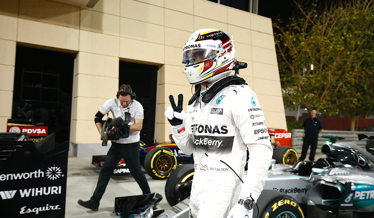GP de Baréin 2015: Lewis Hamilton, "pole", Sebastian Vettel segundo a cuatro décimas