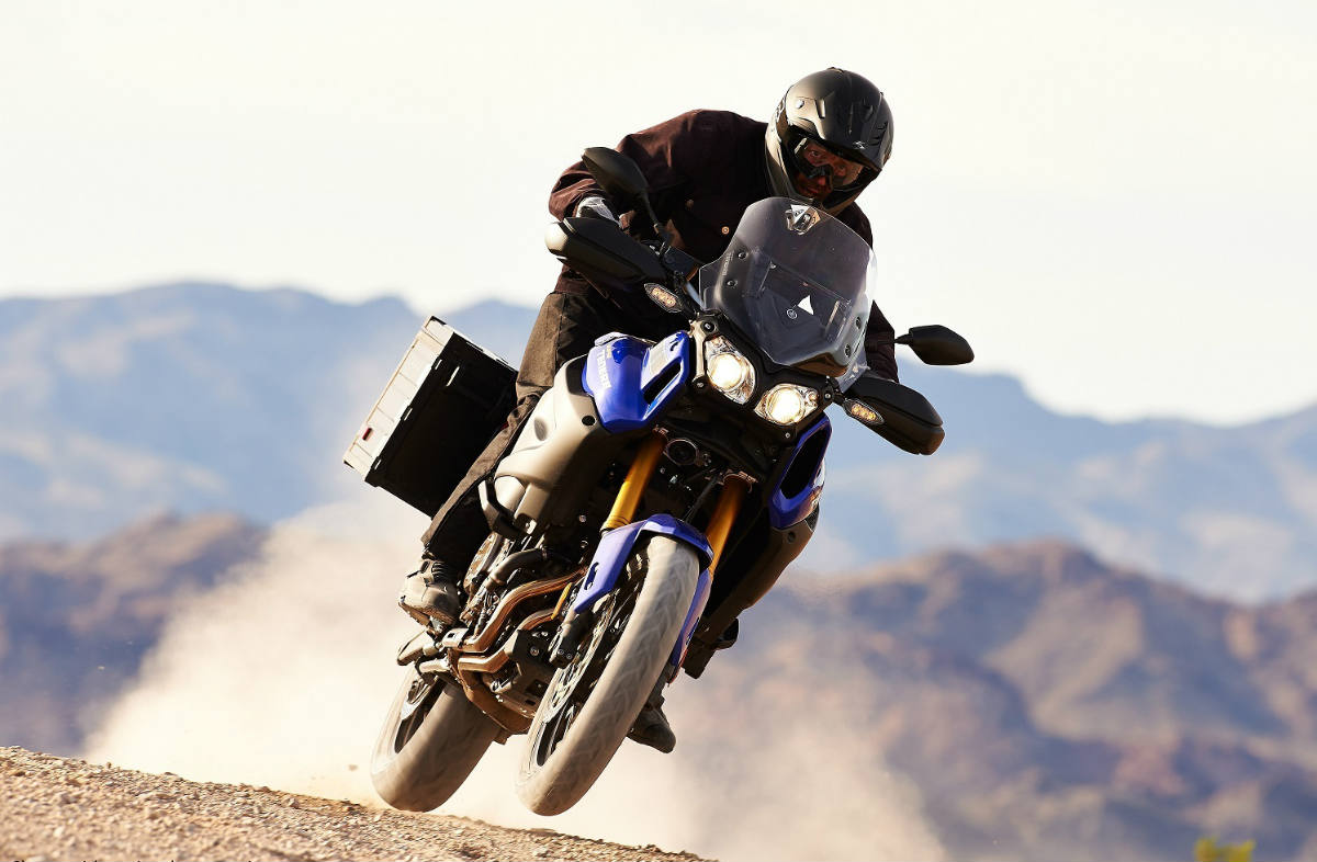 ¿Vas en moto? Yamaha nos dice que elementos de seguridad no debemos olvidar de usar