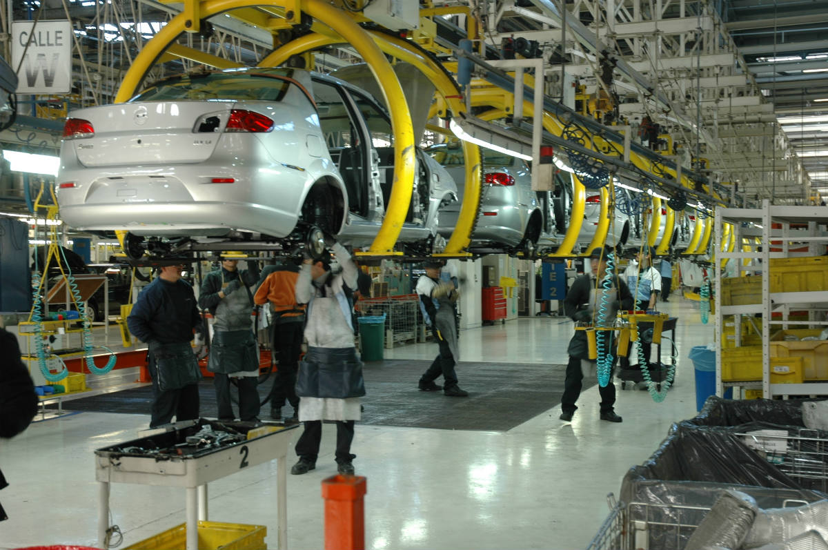 Argentina quiere evitar crisis en su industria automotriz fabricando autos con más partes chinas