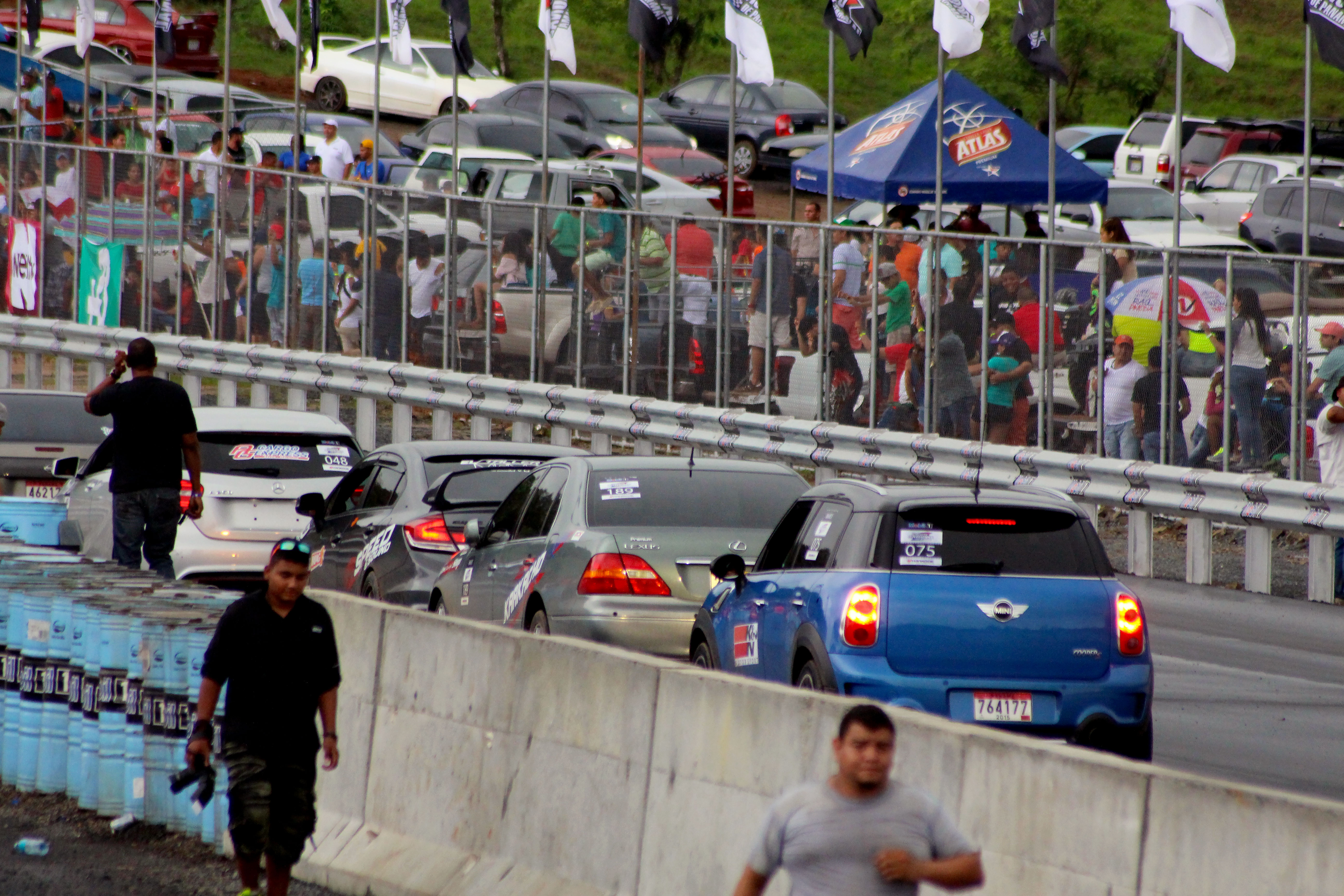 Mal tiempo pone en pausa carreras de aceleración