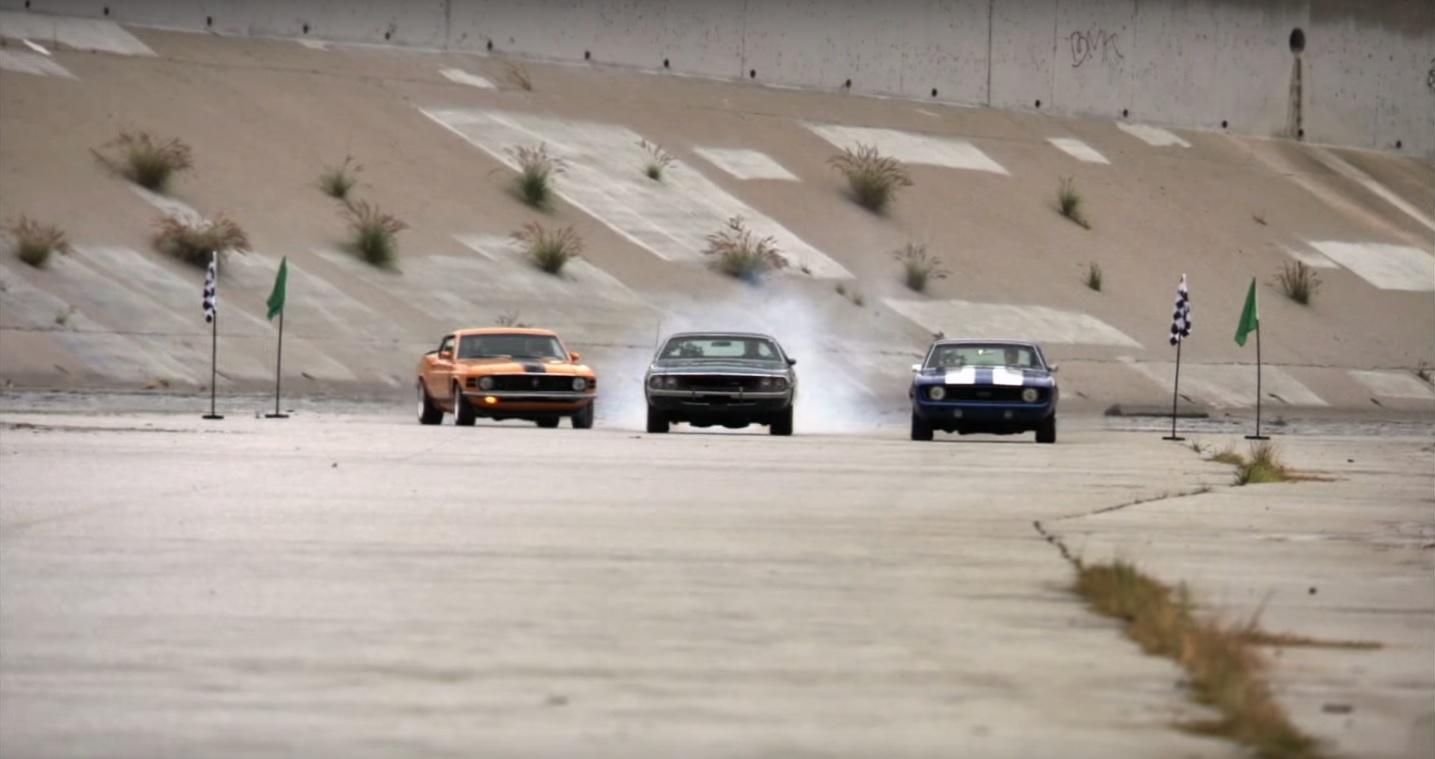 (VIDEO) Dodge Challenger 1970 vs Ford Mustang 1970 vs Chevrolet Camaro 1969