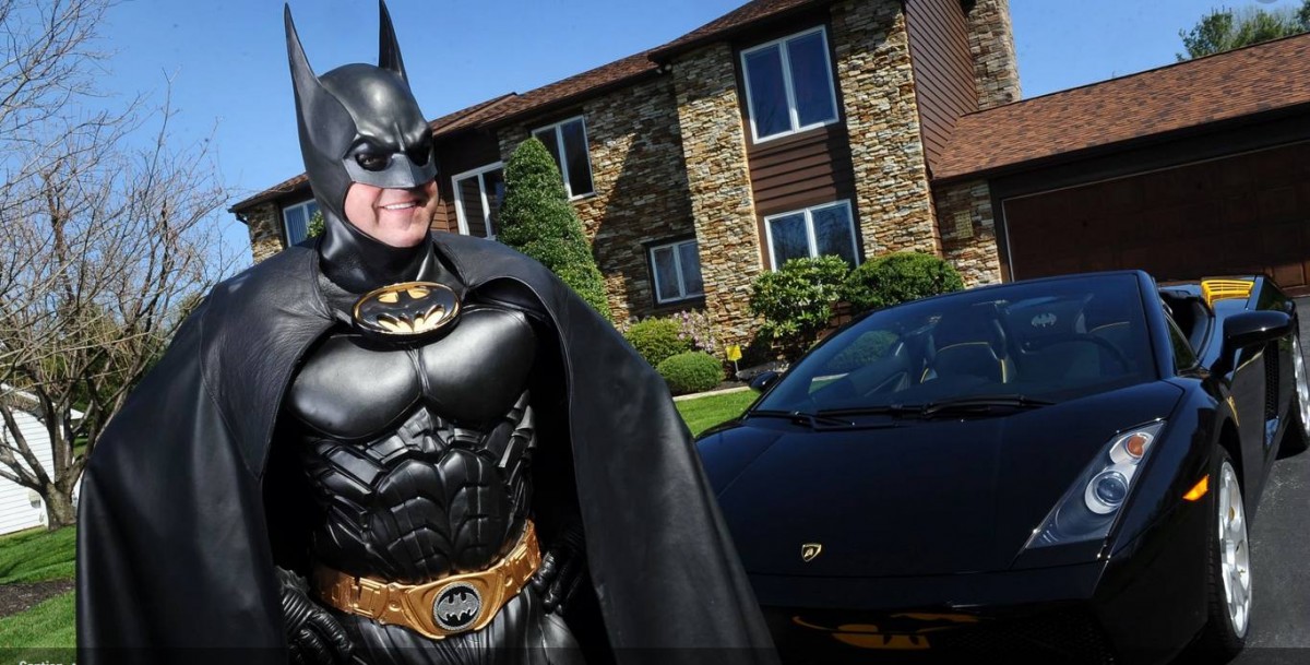 Los 'Batmóvil' del Batman solidario