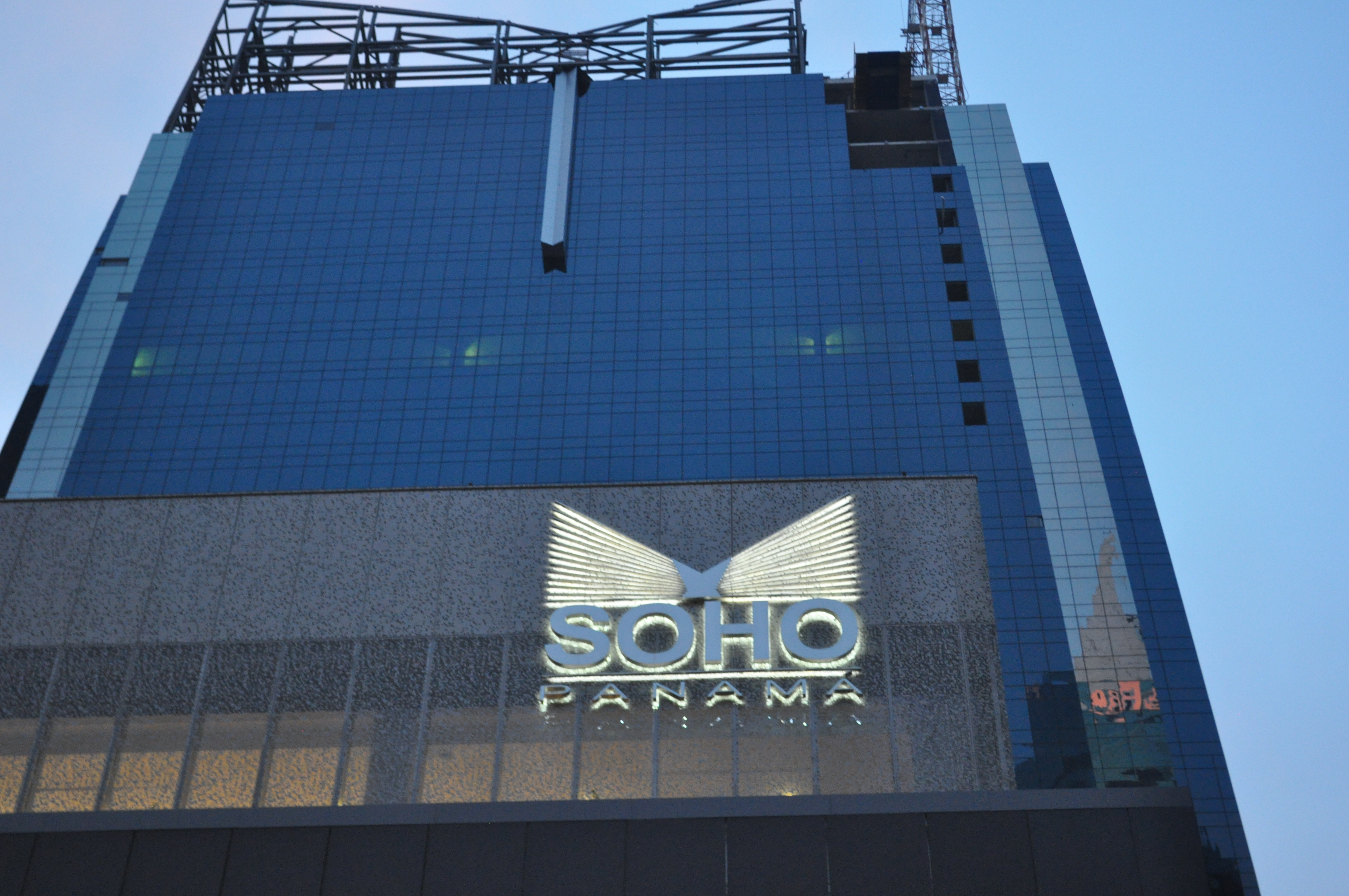 Soho Mall: un espacio también para los autos de lujo