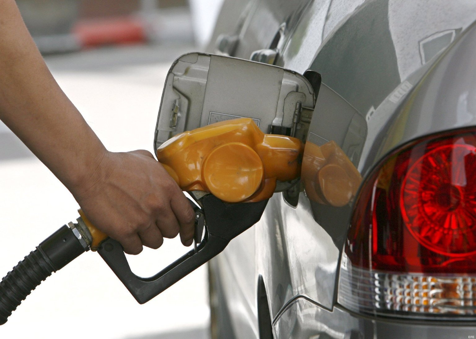 Combustibles: el Gobierno ya no asignará sus precios para el 2016