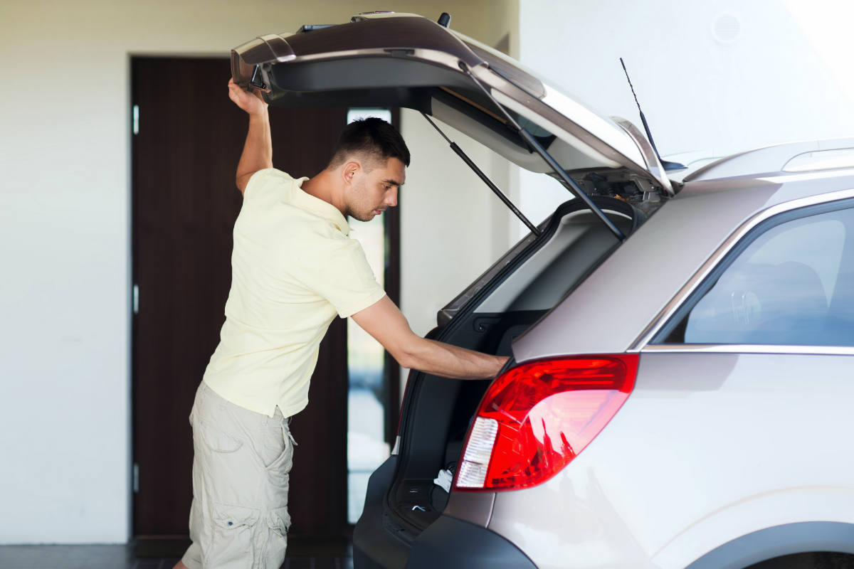 7 cosas básicas y otras inesperadas que siempre debes tener en la maletera de tu auto