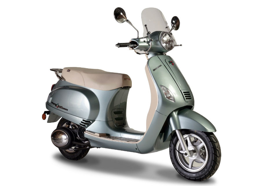Un scooter con elegancia y estilo: el Corven Expert 150 Milano llega a Argentina
