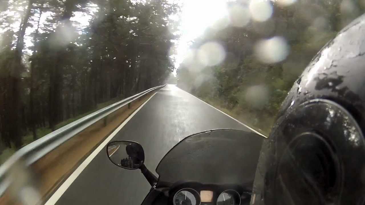 CONSEJOS PARA UN MANEJO SEGURO BAJO LA LLUVIA