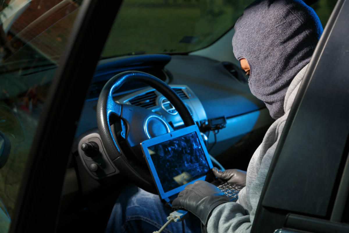 Jeep instala un sistema anti hackers para evitar ‘ciberataques’ a sus autos