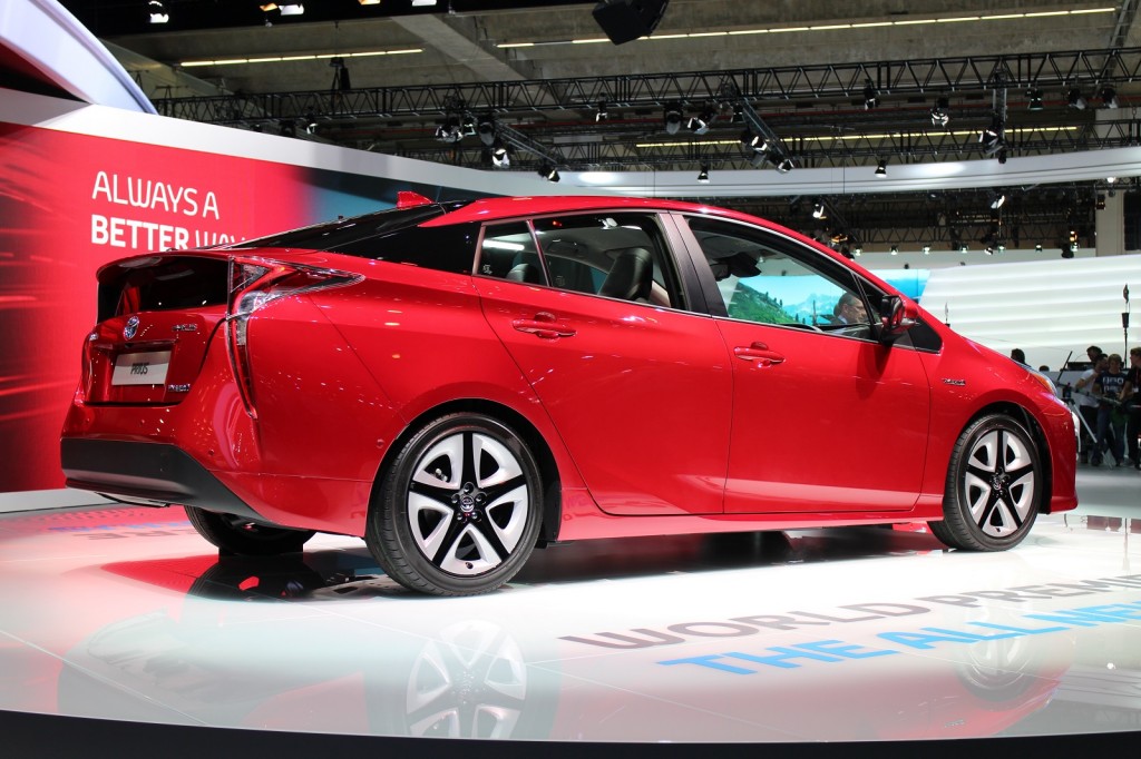Video: El nuevo Toyota Prius Híbrido 2016