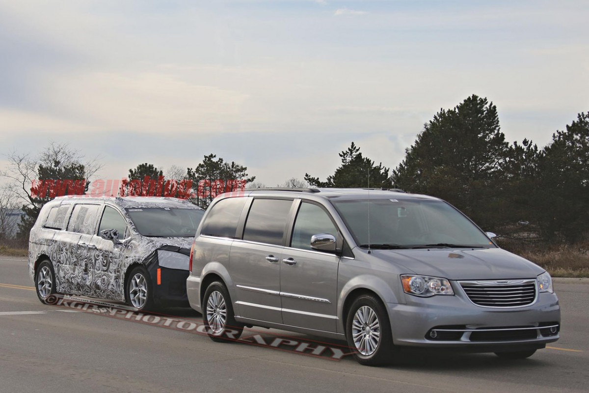 La nueva minivan de Chrysler, sorprendida a pocas semanas de su presentación