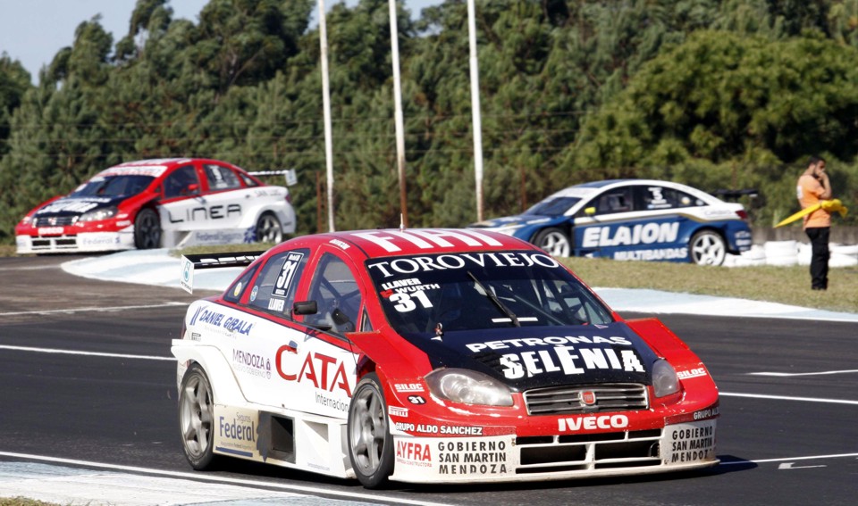 STC2000: Polémico final otra vez y victoria de Llaver