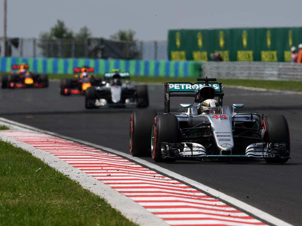 Hungría vuelve a ser de Hamilton, nuevo líder en la F1