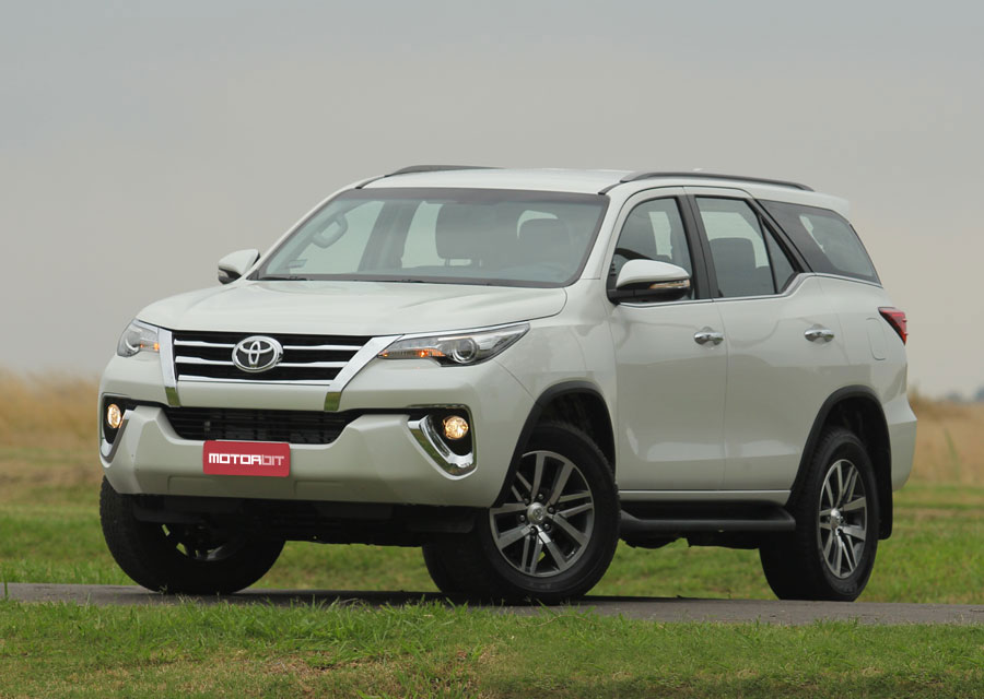 Test: Toyota SW4 2016 SRX MT