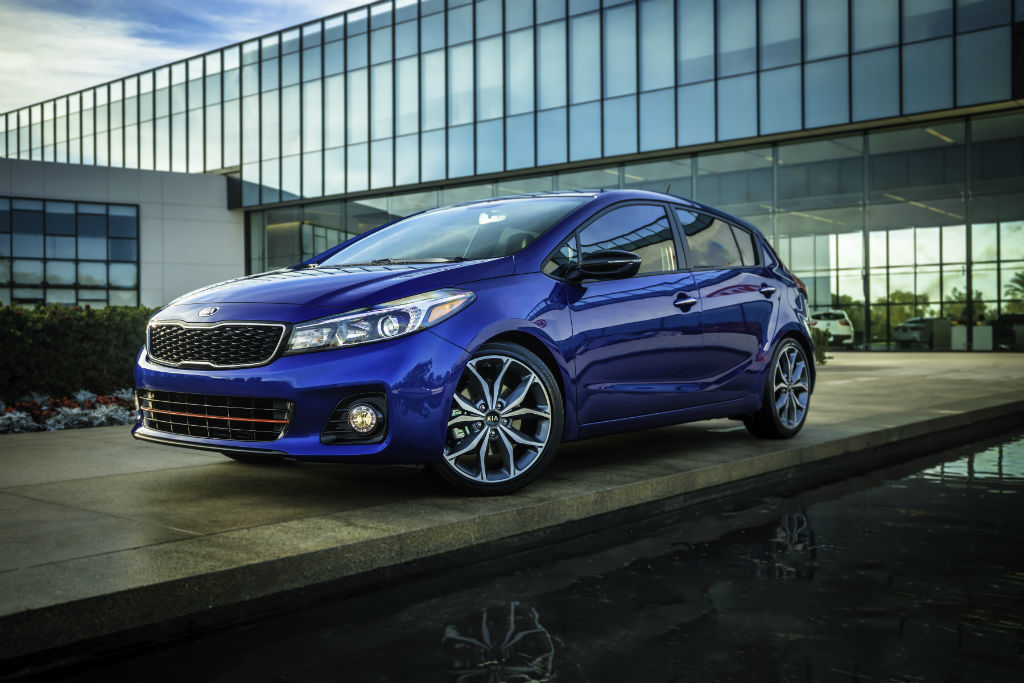 Nuevo KIA Forte Hatchback 2017 se asoma en México