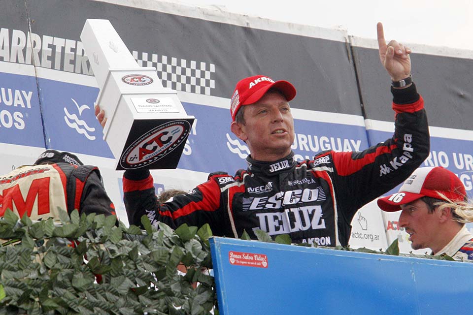 Ortelli va por su séptima corona de Turismo Carretera