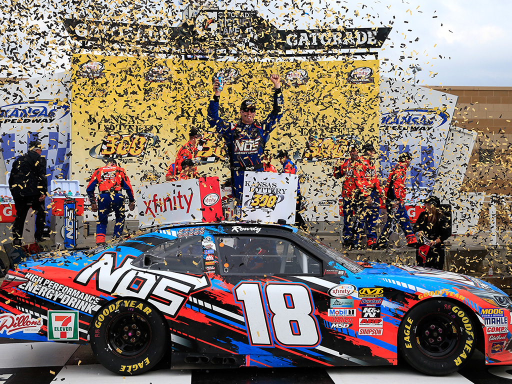 Busch gana en NASCAR Xfinity; Sadler y Suárez sobreviven