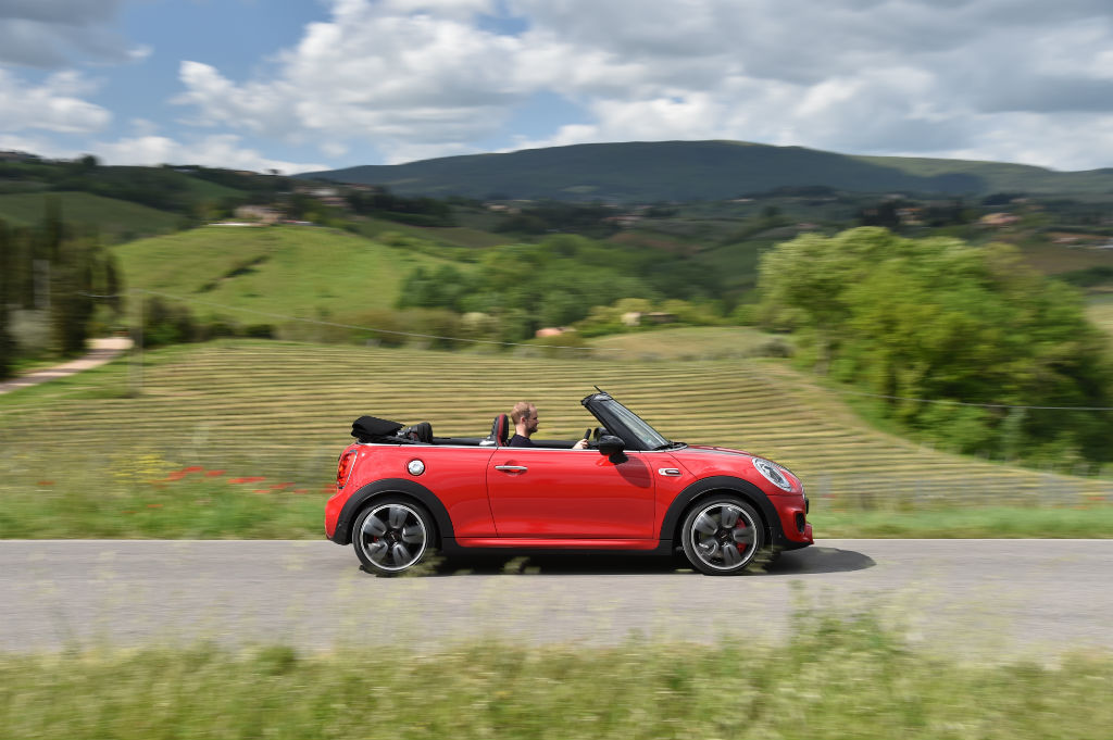 MINI John Cooper Works Convertible es para los sedientos de sol