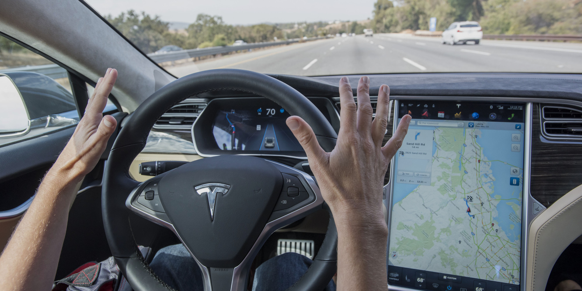 Todos los Tesla podrán ser 100% autónomos a partir de hoy