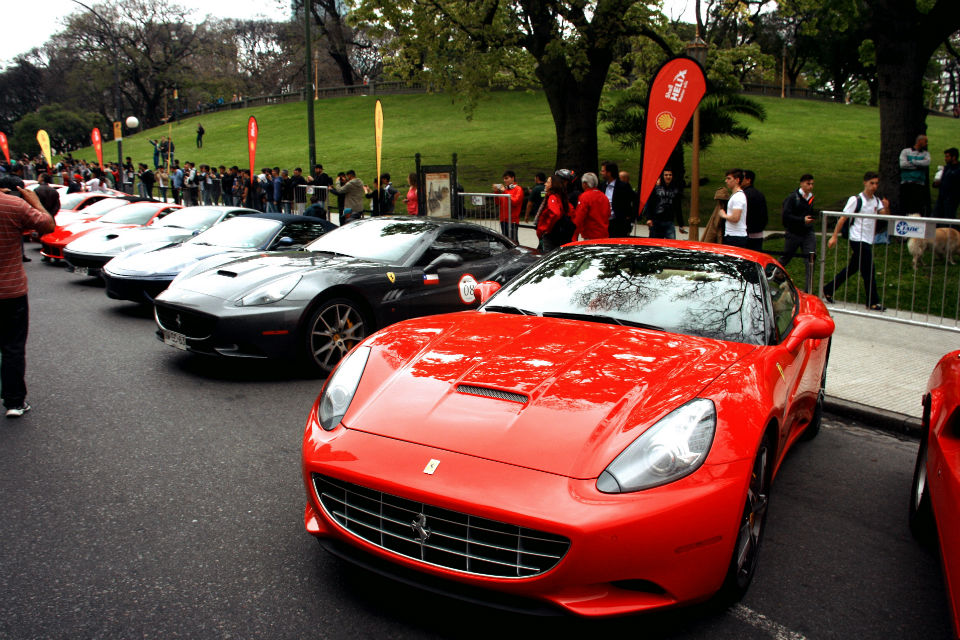 Incontro Ferrari Sudamérica, culto al cavallino rampante