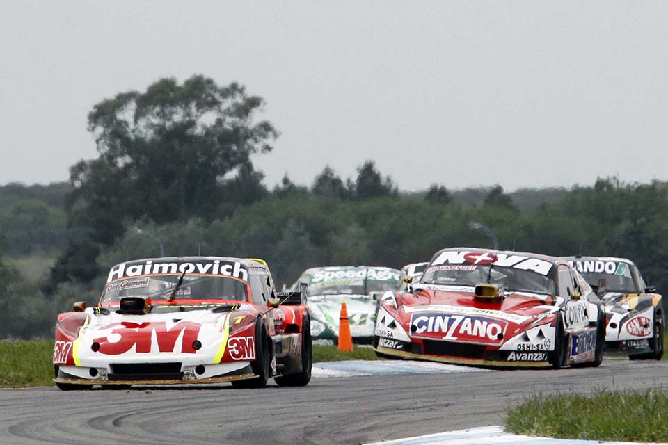 TC: WERNER vs ROSSI, FORD vs CHEVROLET
