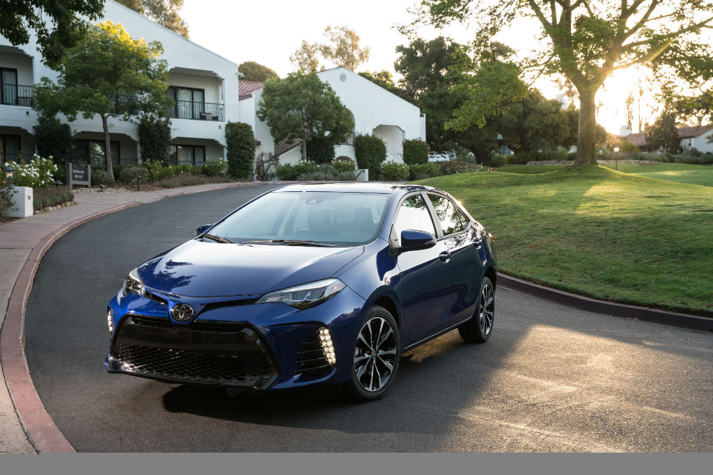 Toyota Corolla 2017 quiere refrendar la corona del auto más vendido