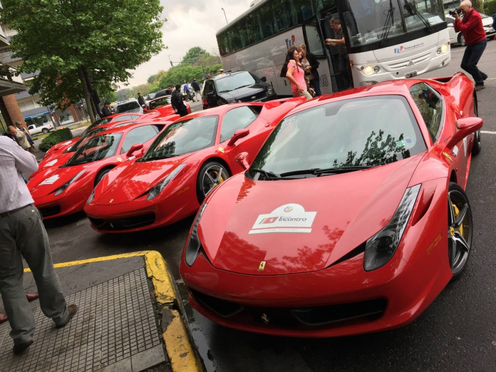 Un grupo de Ferraris se ha paseado por Sudamérica, ¿los has visto?