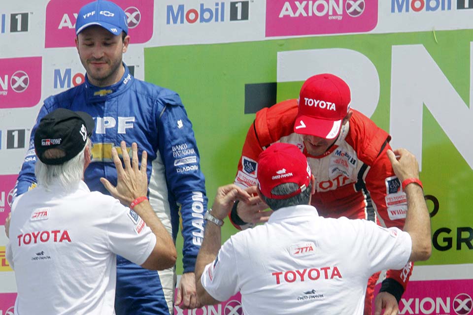 STC2000: Rossi frena la coronación de Canapino