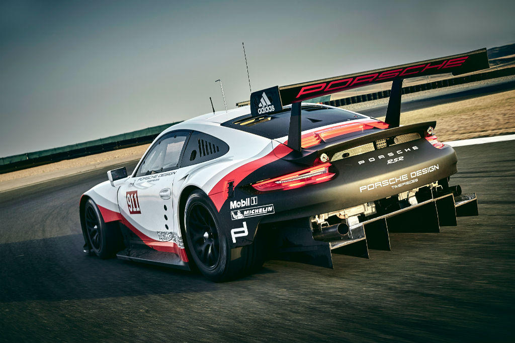 Nuevo Porsche 911 RSR para Le Mans, el alemán más deportivo