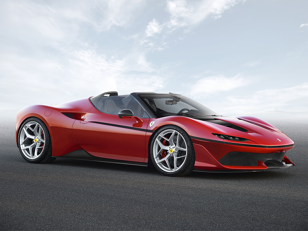 Ferrari celebra 50 años de vender en Japón con el J50