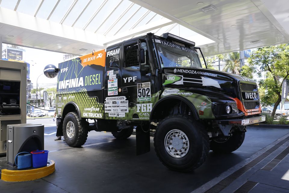 Dakar 2017: Villagra va por otra consagración con YPF