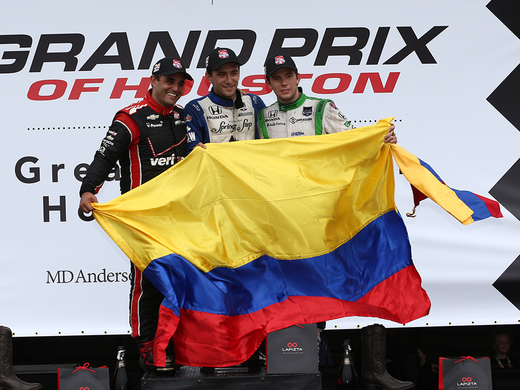 Pilotos colombianos de ayer y hoy