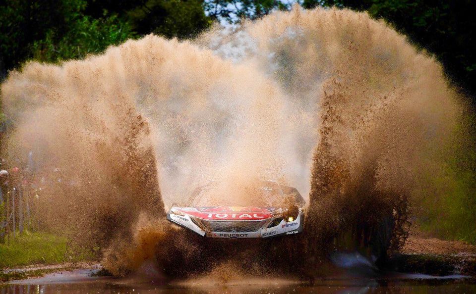 Dakar Día 2: Loeb aceleró primero