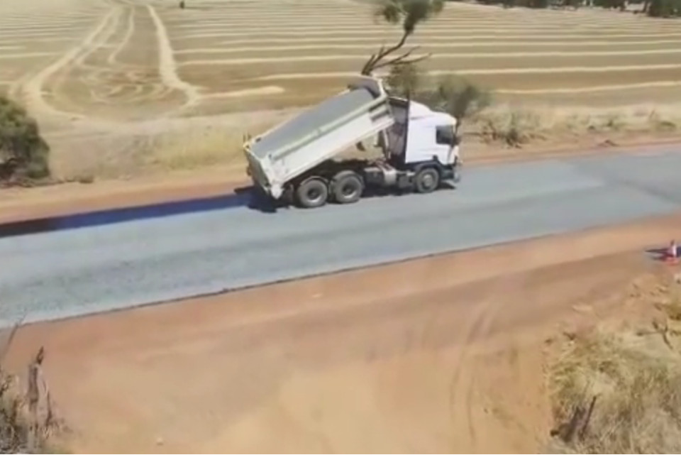 Asfalto en tiempo récord, en Australia