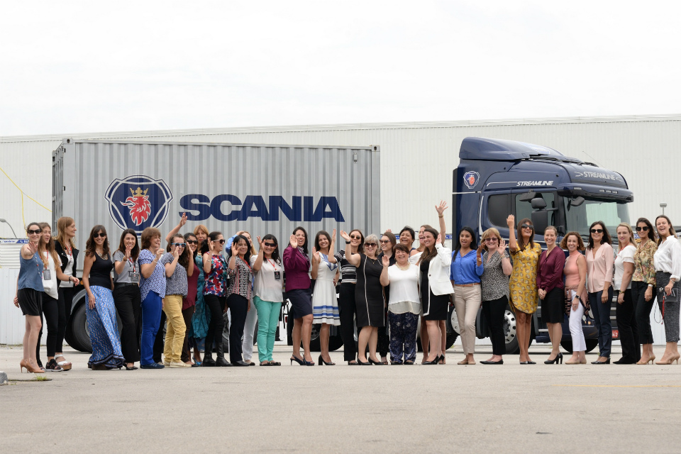 Queen of the road, mujeres del transporte