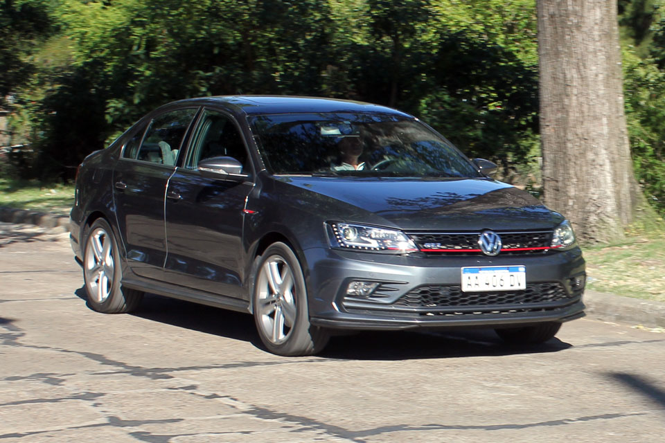 Test: Volkswagen Vento GLI 211CV