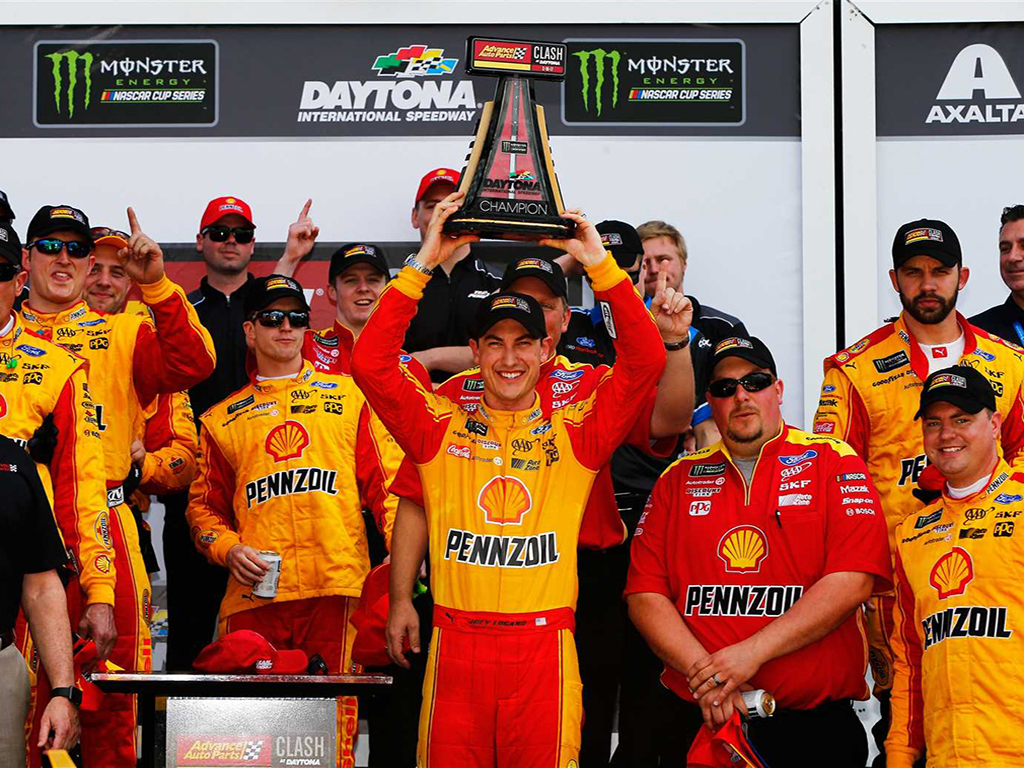 Inicia la NASCAR con triunfo de Penske y Logano