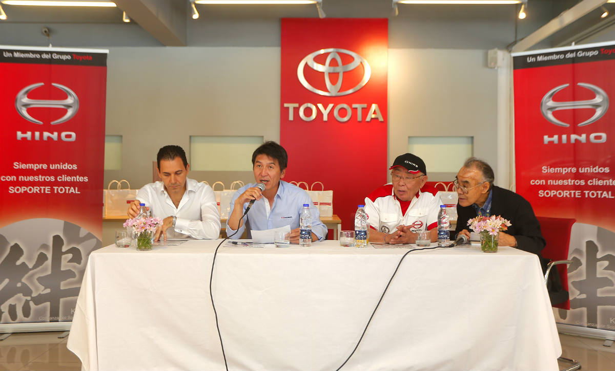 Hino Argentina presentó a su equipo para el Dakar 2016 (pero no es lo único de lo que se habló)