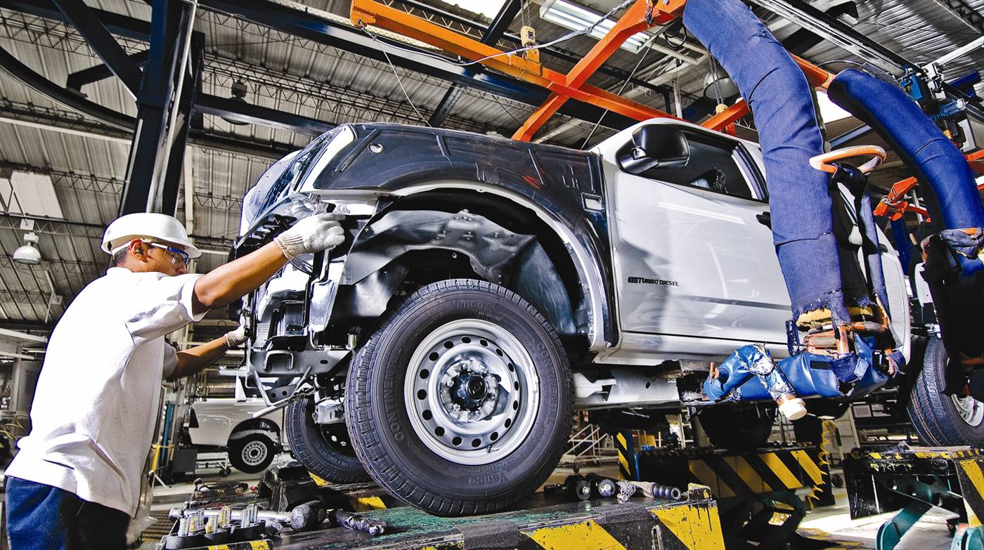 Los cupos de importación de vehículos se mantendrán el 2016