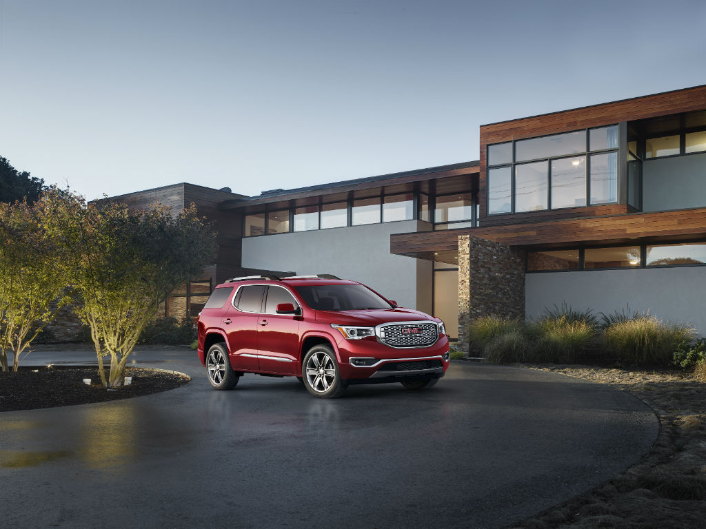 GMC retoca totalmente su Acadia 2017 y la presenta en Detroit