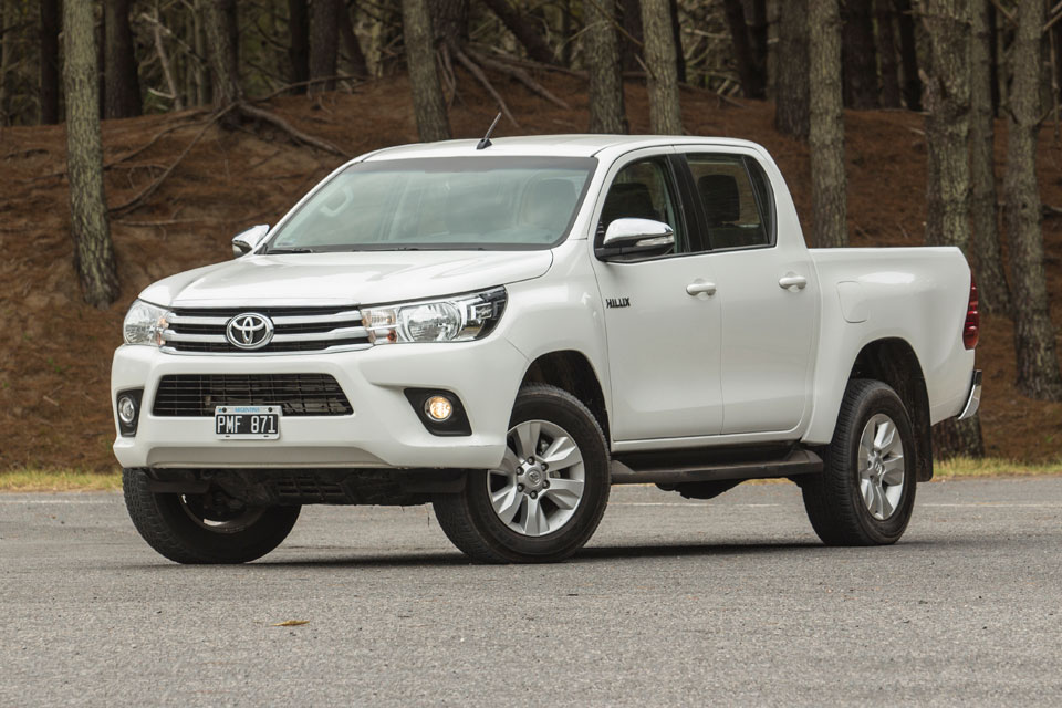 Test: Toyota Hilux SRV Pack 4x2 MT